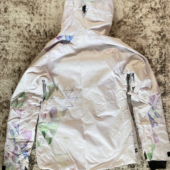 686 snowboarding jacket USED 1 TIME - Picture 5 of 5